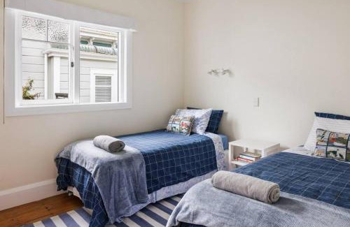 Gisborne House | 600m to CBD - Riverfront Home