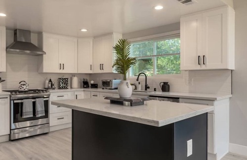 Menlo Park Apartment | 601 Whole House #1 · Serene Oasis in Menlo Park's Finest Neighborhood