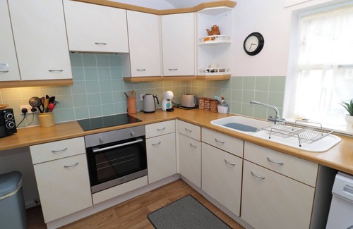 Berwick-upon-Tweed Cottage | 60B CASTLEGATE, pet friendly in Berwick-Upon-Tweed