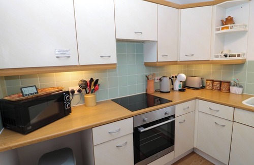 Berwick-upon-Tweed Cottage | 60B CASTLEGATE, pet friendly in Berwick-Upon-Tweed