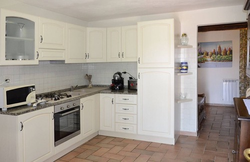 Montaione House | 6½-room semi-detached house in a former Tuscan country house with pool