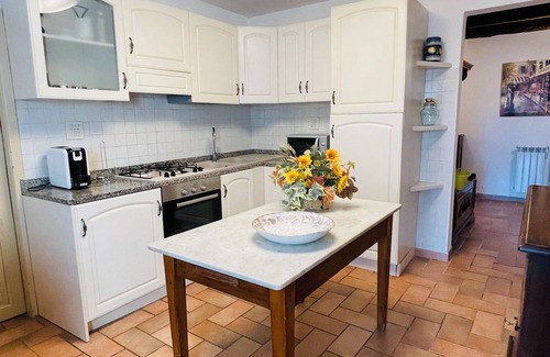 Montaione House | 6½-room semi-detached house in a former Tuscan country house with pool