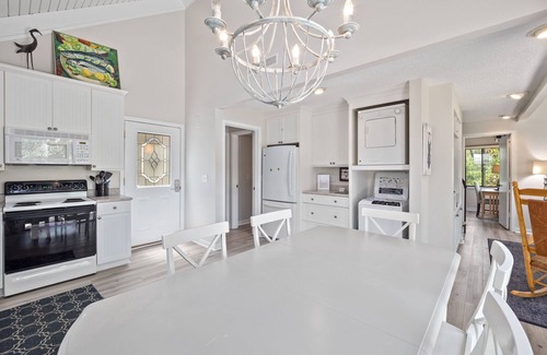 Night Heron House | 64 Night Heron - 3 Bedroom Home, Pool On Site, Easy Walk to Beach!