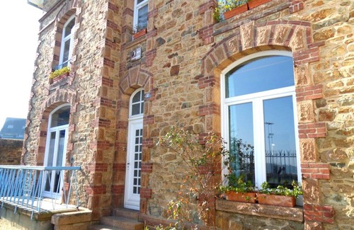 Le Ru Apartment | 65m2 ground floor apartment with garden, all comforts