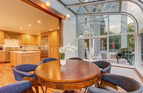 Country Club House | 6BD/4BA Hilltop Home w/Hot Tub, Billiards & Views!