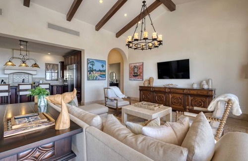 San Jose del Cabo Villa | 6BR - 6BTH Ocean, Desert & Hacienda Charm