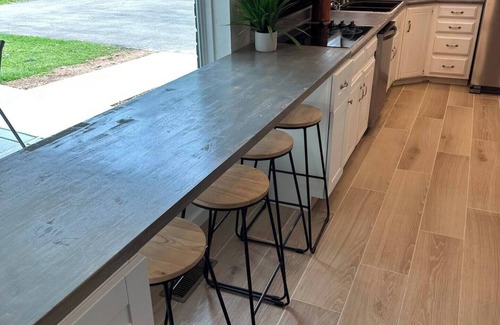 Quail Creek House | 6BR Retreat w/Heated Pool + Relax Vibes