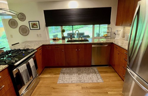 Friendly House | 6BR-Spacious-Bright-Modern