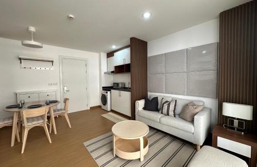 Khlong Toei Nuea Apartment | 6th Avenue Sukhumvit 305 BTS Asoke & Nana MRT Sukhumvit