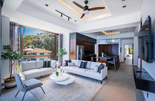 Amapas House | 6th-Floor Amapas Retreat – Pool & Sunset Views