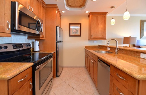 Historic Lahaina Front Street Condo | 6th Floor Oceanfront Luxury – Spectacular!