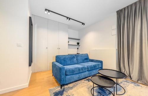 Srodmiescie Apartment | 6th Floor Studio with the River View by BookingHost