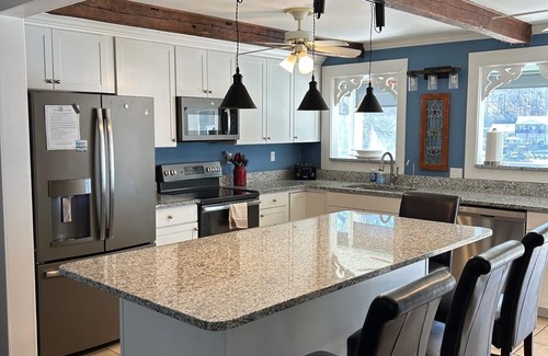 Dixie - Berryhill House | 7 Bed Lakefront Villa with a Pool and Pontoon boat available for rent!