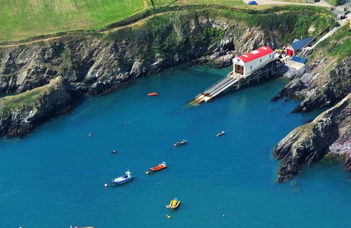 St Brides Cottage | 7 bedroom accommodation in Rhosson, nr St. Davids