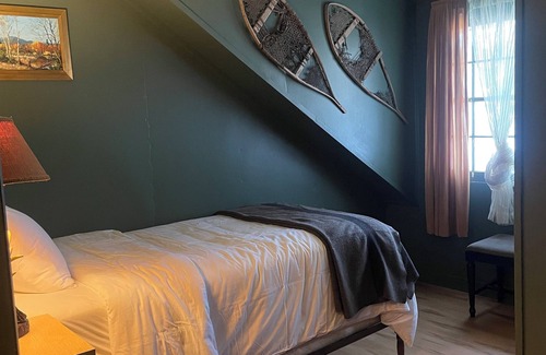 East Hancock Cabin | 7 bedroom Lodge on Nicatous Lake!