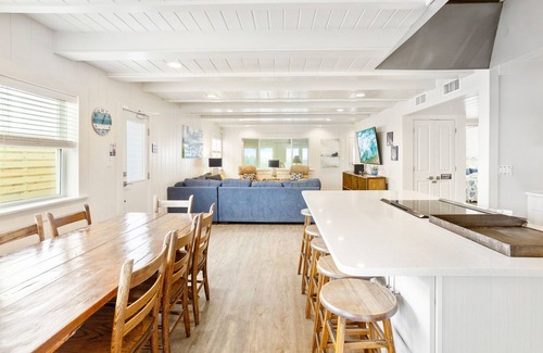 Bahama Beach House | 7 Br Gulf Front Beach Home. Family Friendly and affordable. Pets Considered.