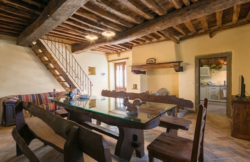 Cignano House | 7-BR villa with private pool set in a beautiful spot of the Tuscan countryside