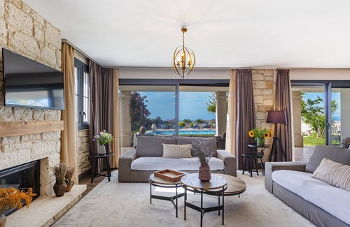 Cesme Villa | 7 BR with Ensuite Baths Magnificient View Luxury Villa Sunset Pool Cesme