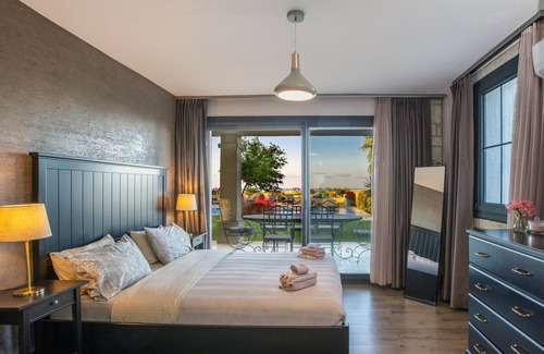 Cesme Villa | 7 BR with Ensuite Baths Magnificient View Luxury Villa Sunset Pool Cesme