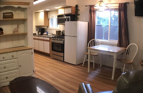 College Bed & Breakfast | 7 Gables Inn & Suites