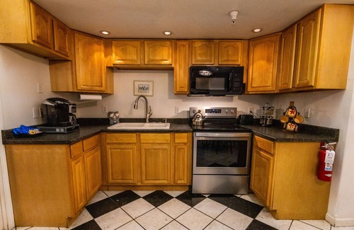 College Bed & Breakfast | 7 Gables Inn & Suites