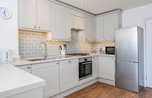 Salcombe House | 7 ISLAND QUAY, family friendly, country holiday cottage in Salcombe