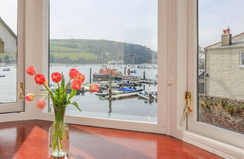 Salcombe House | 7 ISLAND QUAY, family friendly, country holiday cottage in Salcombe