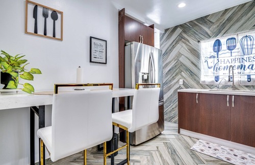 East Los Angeles Apartment | 7 Mi to Downtown: East Los Angeles Apartment