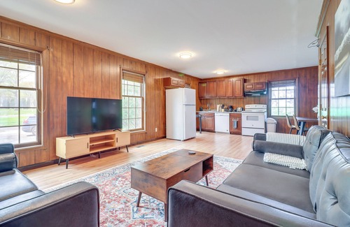 Bedford Apartment | 7 Mi to Downtown Toledo: Cozy Apartment