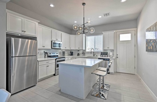 Alhambra House | 7 Mi to Dtwn Phoenix: Home w/Patio & Yard