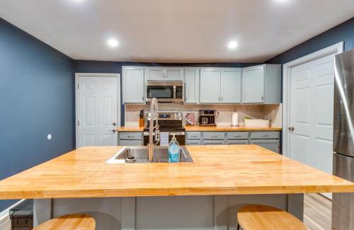 McComb House | 7 Mi to Lake Tangipahoa McComb Home with Deck!