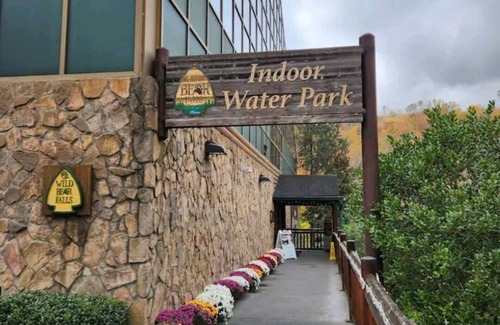 Gatlinburg Villa | 7-Nights in a 1 BR Villa in Gatlinburg w/FREE Water Park Access