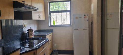 Bedfordview Bed & Breakfast | 7 on school - Cozy guesthouse 15 min drive from airport and close to major highways
