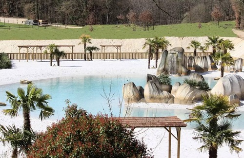 Dienne Cabin | 7-person yurt