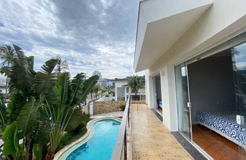 Enseada House | 7 Quartos - Frente AO MAR - Piscina - 2 Andares