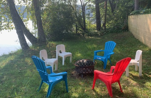 Waupaca Cottage | 70's-80's Vintage Cottage on Round Lake