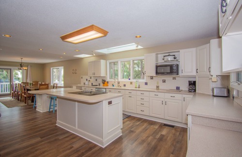 Saint Helena Island House | 702 Whiting Road - New to VRBO! Resort Access Included!