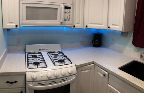 Rodeo House | 703 Mariposa St (Garage) · Great Rodeo Brand New Mini Studio