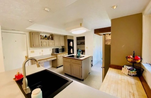 Nashville House | 70s theme, pet-friendly, home!