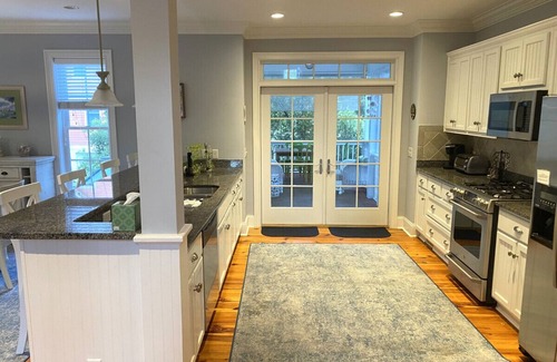 Saint Helena Island House | 711 Marlin – Private Pool and Tiki Bar