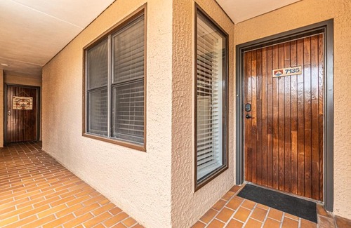 Shelter Cove House | 7135 Harbourside II In the heart of dining and shopping Harbour View Sleeps 4 Shelter Cove