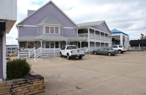 Branson Apartment | 76 Family Inn