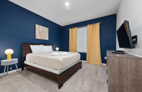 Loughman House | 7BD Amazing Home Game Room Pool and Spa near Disney