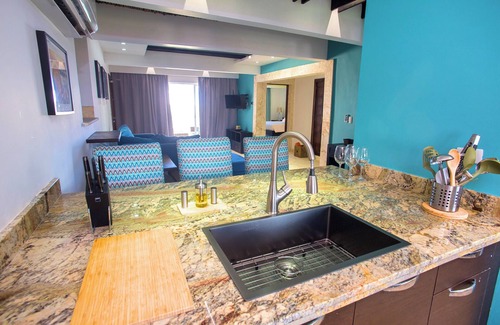 El Cortecito Condo | 7BR Spacious Multi-Unit Retreat with Rooftop Plunge Pool - Walk to Beach +Bonus
