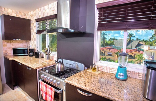 El Cortecito Condo | 7BR Spacious Multi-Unit Retreat with Rooftop Plunge Pool - Walk to Beach +Bonus
