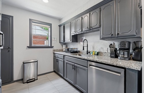 Midwest City House | 7BR Stay for Family + Friendsgiving w/Oven, Laundry, Pool Table #EC