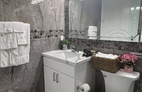 Midway City House | 7BRLuxury Home Near Disney & Knott's for 30 people