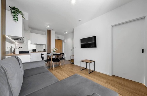 Wlochy Apartment | 7th Floor Warsaw Włochy Apt - Balcony, Workspace - by Rentujemy