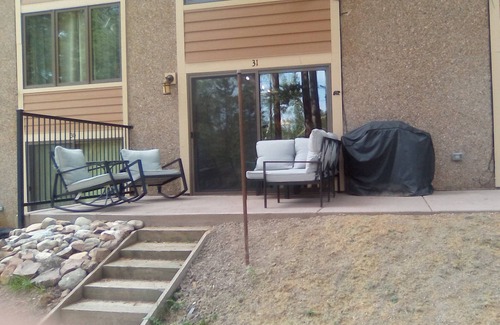 Breckenridge Condo | 7th Nt FREE! Huge Condo! BBQ/Pool/Hot Tubs. Alpine Views. Close to Town/Shuttle