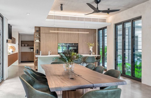 Port Douglas House | 8 Beachfront Mirage - 6 Bedroom Luxury Home in Exclusive Position